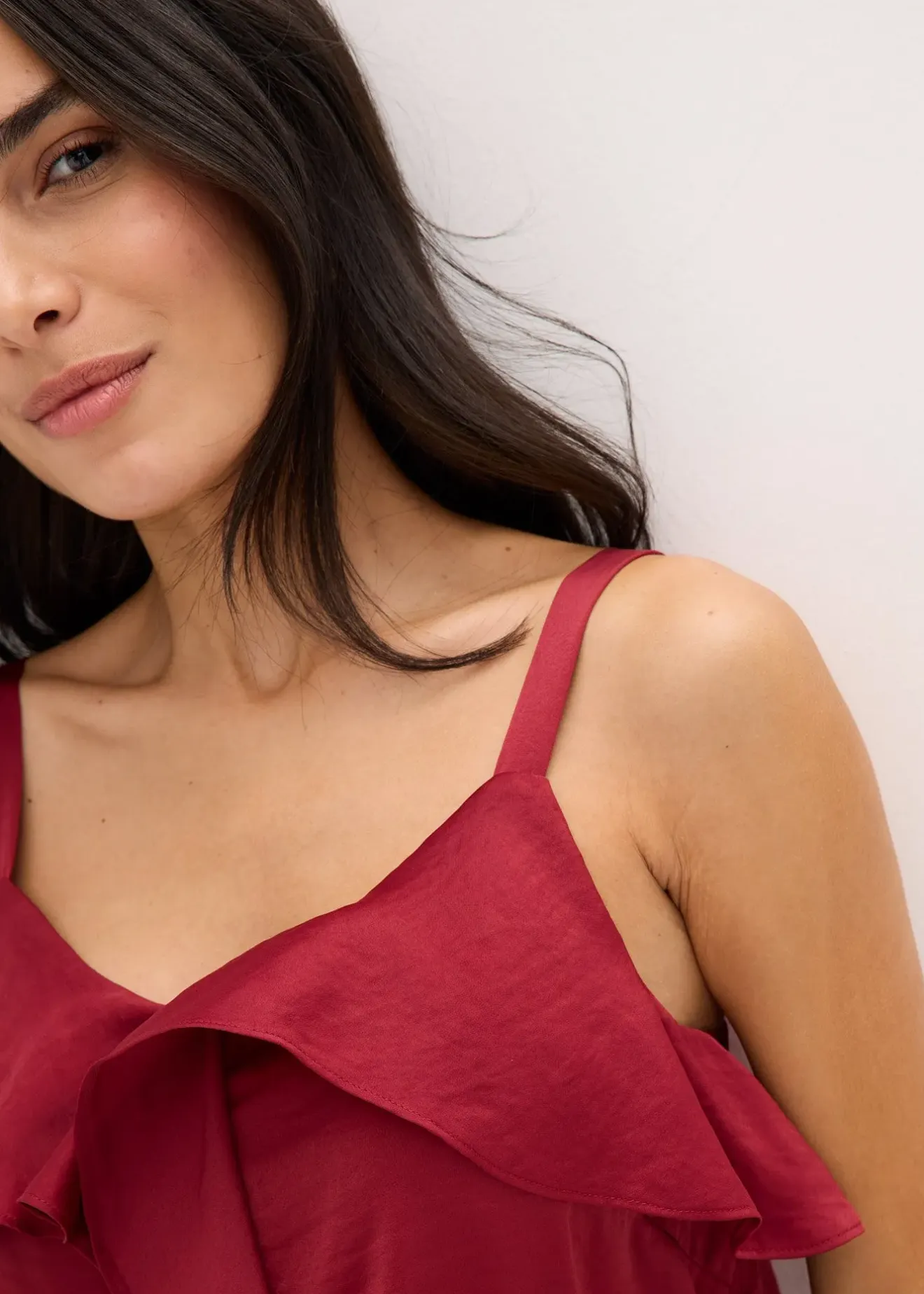 bonprix Top à bretelles fines en satin brillant|Femme Chemisiers|T-Shirts & Tops