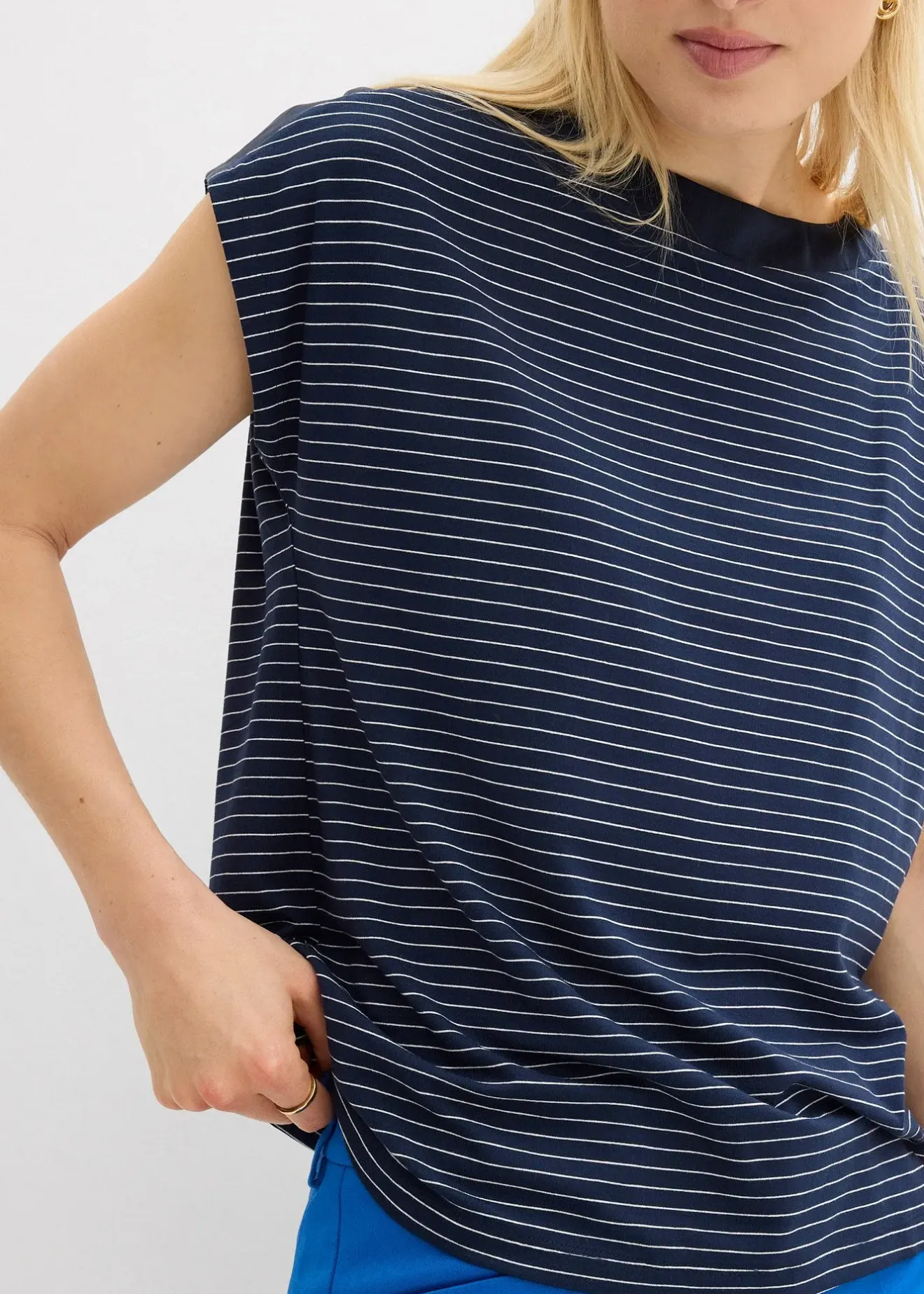bonprix T-shirt en viscose fluide avec empiècement satin|Femme T-Shirts & Tops