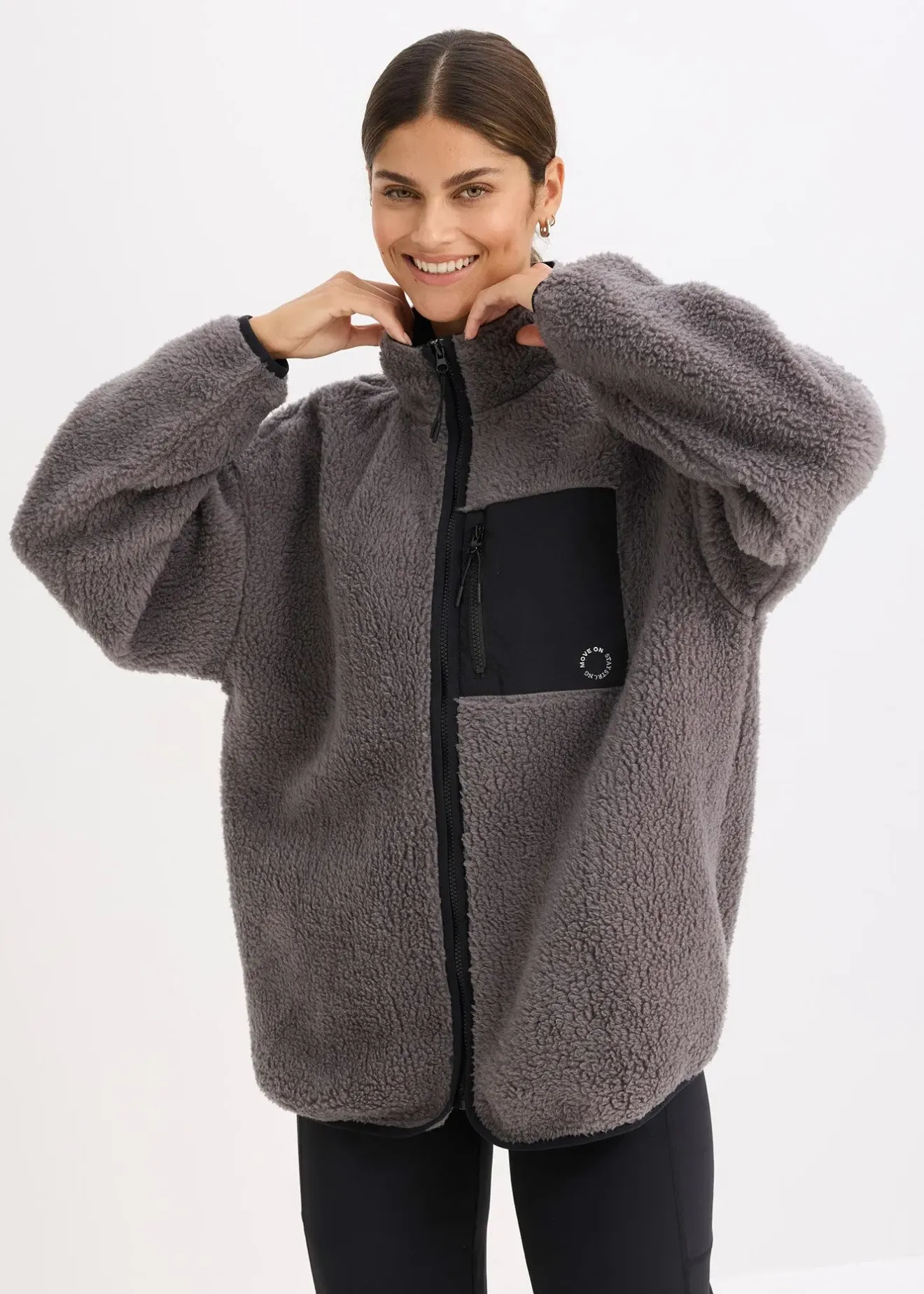 Femme bonprix Vêtements De Sport|Vestes & Manteaux|Veste de sport technique et oversize en polaire