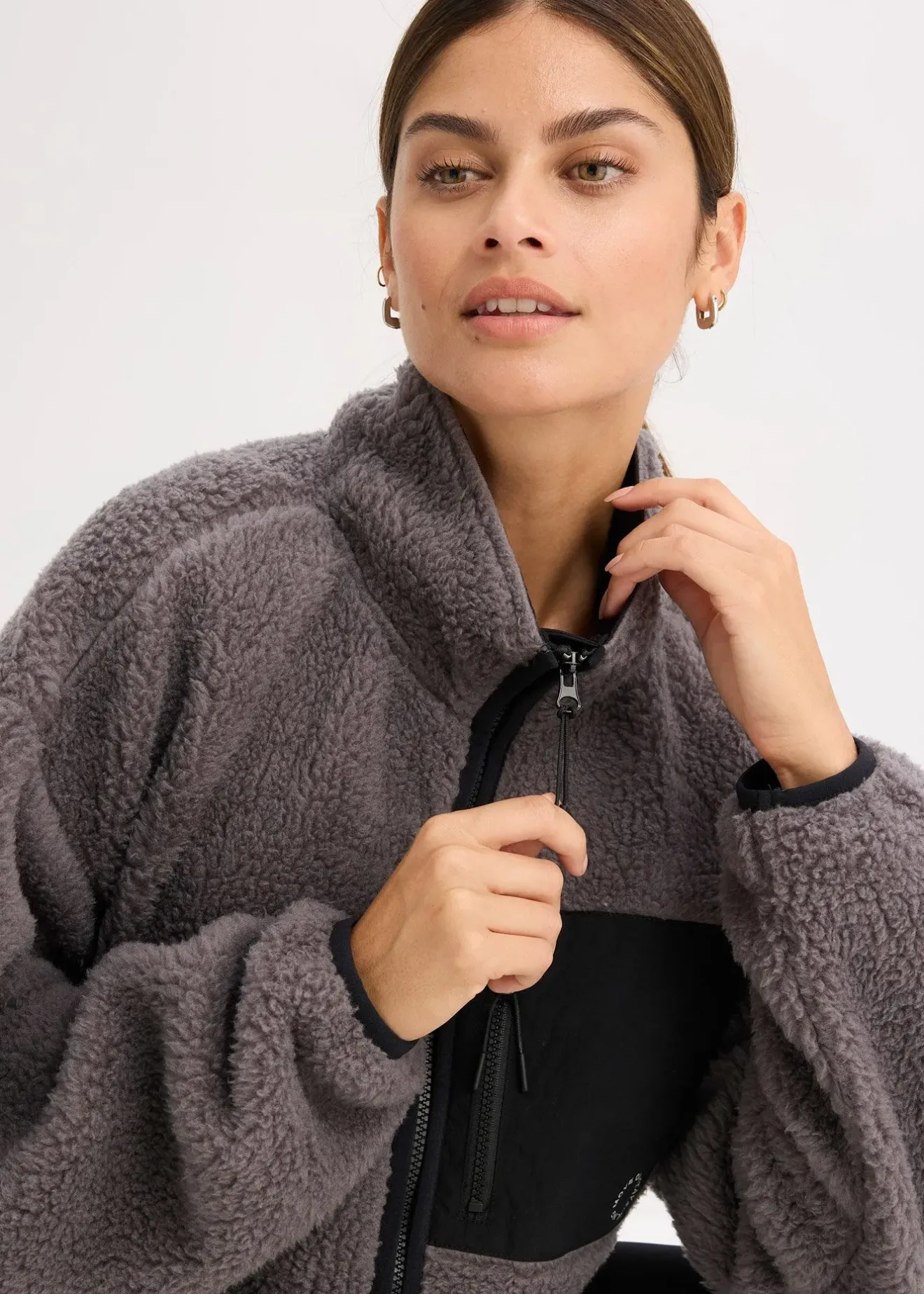 Femme bonprix Vêtements De Sport|Vestes & Manteaux|Veste de sport technique et oversize en polaire