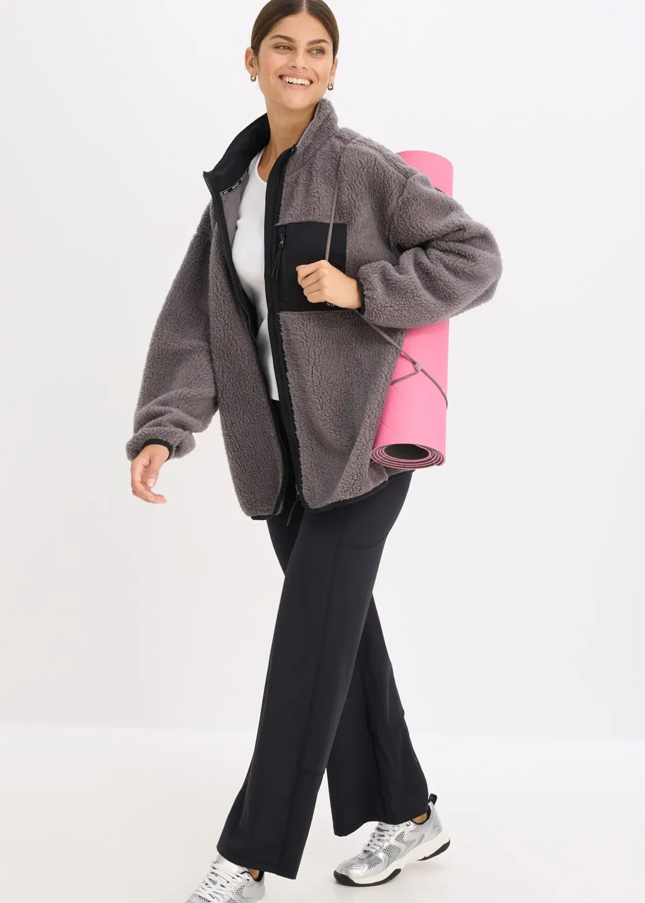 Femme bonprix Vêtements De Sport|Vestes & Manteaux|Veste de sport technique et oversize en polaire