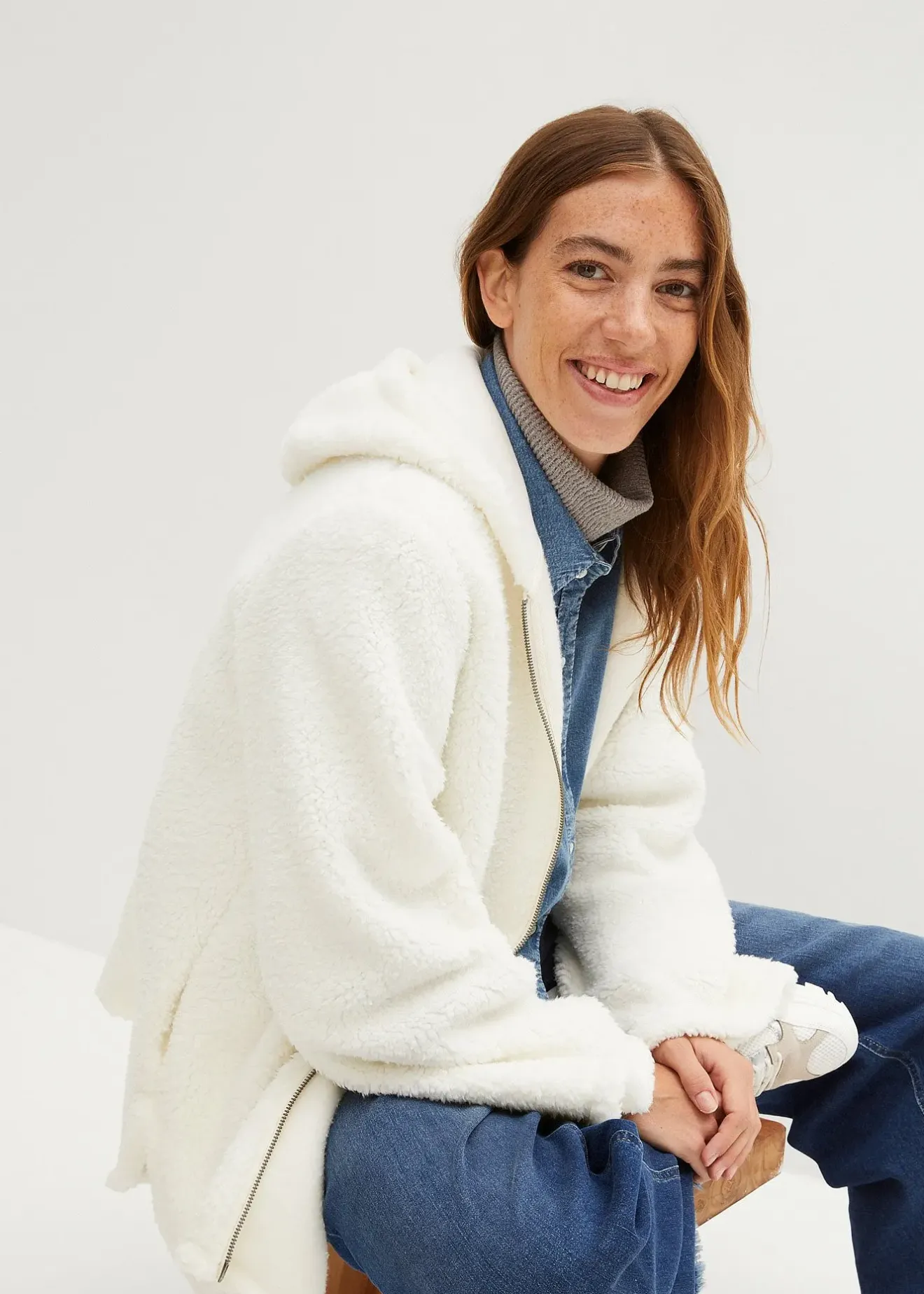 Femme bonprix Sweats|Vestes & Manteaux|Veste en sherpa coupe trapèze avec fentes latérales