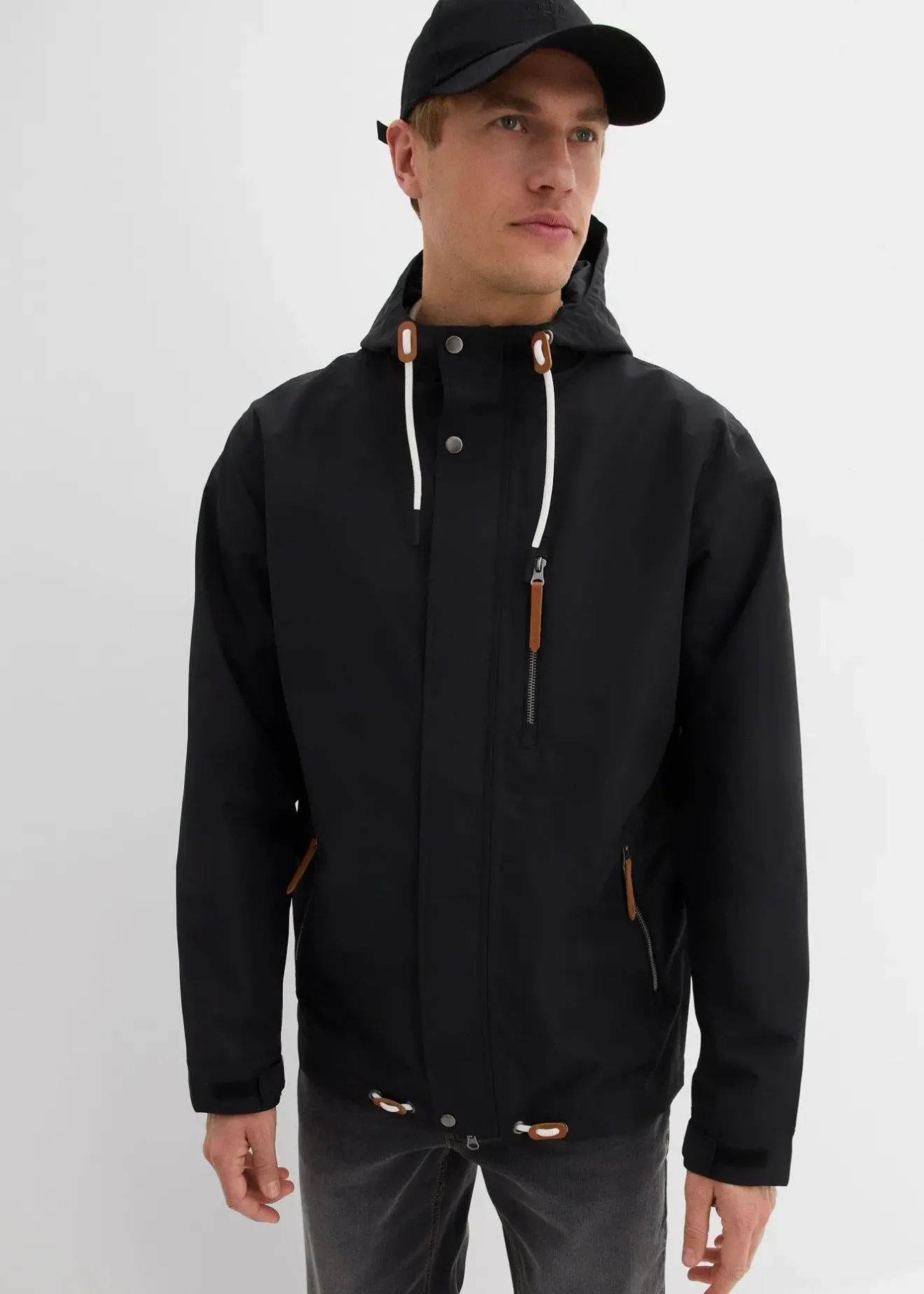 bonprix Veste imperméable à capuche et détails enduits|Homme Vestes